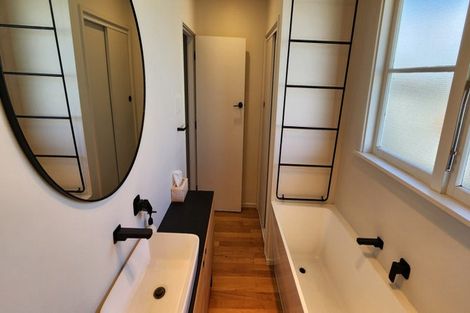 Photo of property in 37 Reid Avenue, Hawera, 4610