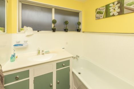 Photo of property in 10a Tracy Place, Redwood, Christchurch, 8051