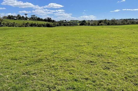 Photo of property in 28 Durey Road, Dairy Flat, 0792