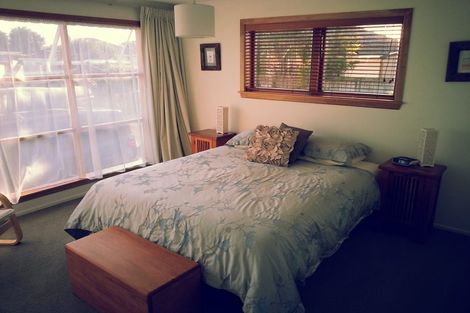 Photo of property in 10 Rimu Road, Mangere Bridge, Auckland, 2022