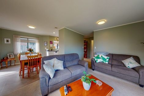 Photo of property in 9b Walton Place, Ngatea, 3503