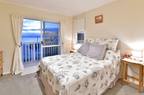 Photo of property in 135 Stanmore Bay Road, Stanmore Bay, Whangaparaoa, 0932