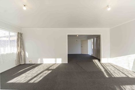 Photo of property in 21 Oakfield Crescent, Pukete, Hamilton, 3200