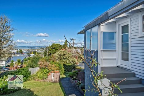 Photo of property in 42 Memorial Drive, Parahaki, Whangarei, 0112
