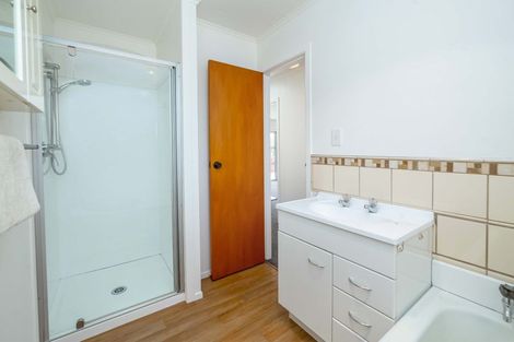 Photo of property in 72 New York Street, Martinborough, 5711