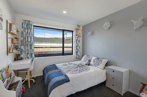 Photo of property in 8 Laing Crescent, Heathcote Valley, Christchurch, 8022