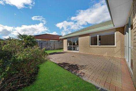 Photo of property in 1/15 Tolben Place, Golflands, Auckland, 2013