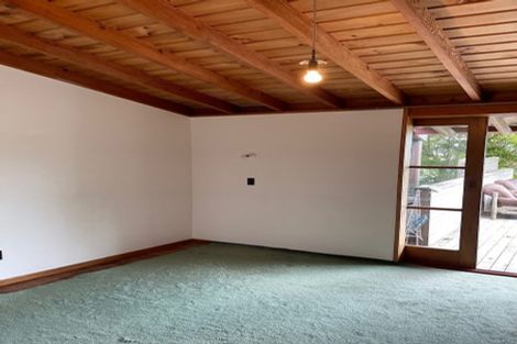 Photo of property in 15b Second Avenue, Stanley Point, Auckland, 0624
