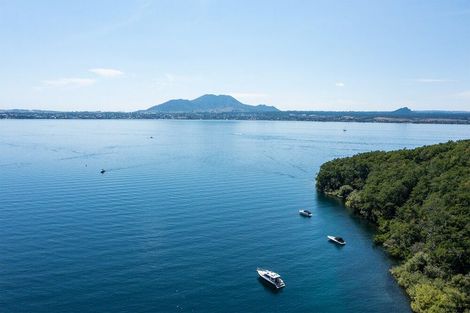 Photo of property in 24 Parawera Drive, Acacia Bay, Taupo, 3330