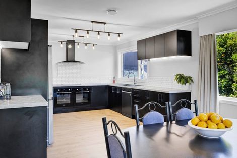 Photo of property in 10 Seymour Street, Waitara, 4320