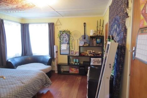 Photo of property in 25 Drake Street, Vogeltown, New Plymouth, 4310