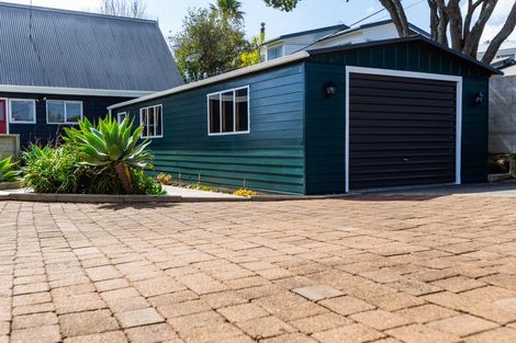 Photo of property in 1396 Whangaparaoa Road, Army Bay, Whangaparaoa, 0930