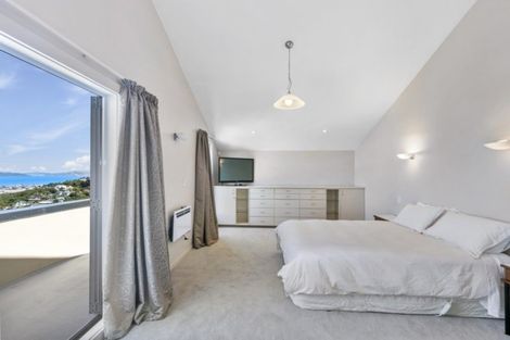 Photo of property in 93 Viewmont Drive, Harbour View, Lower Hutt, 5010