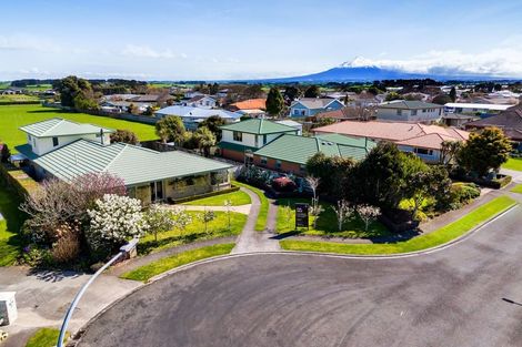 Photo of property in 6 Edna Wills Place, Hawera, 4610