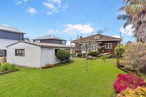 Photo of property in 2 Preston Avenue, Belmont, Auckland, 0622