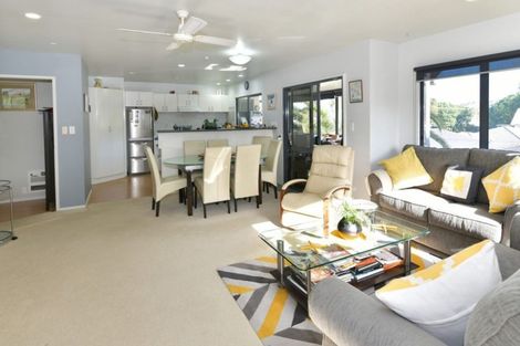 Photo of property in 15e Puriri Avenue, Orewa, 0931