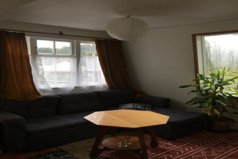 Photo of property in 92 Wyndham Road, Pinehaven, Upper Hutt, 5019