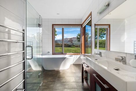 Photo of property in 19 Ridgecrest, Wanaka, 9305