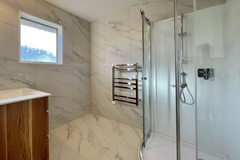 Photo of property in 1/27 Shanaway Rise, Hillcrest, Auckland, 0627