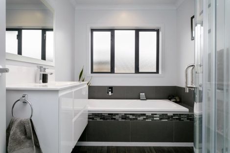 Photo of property in 24 Huka Heights Drive, Rangatira Park, Taupo, 3330