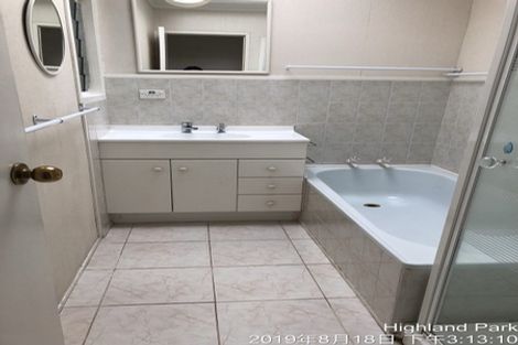 Photo of property in 1/1 Ballater Place, Highland Park, Auckland, 2010