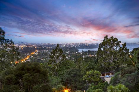 Photo of property in 1 Park Road, Titirangi, Auckland, 0604