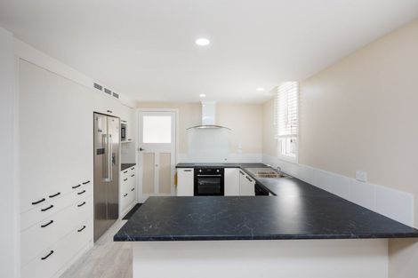 Photo of property in 305 Featherston Street, Palmerston North, 4410