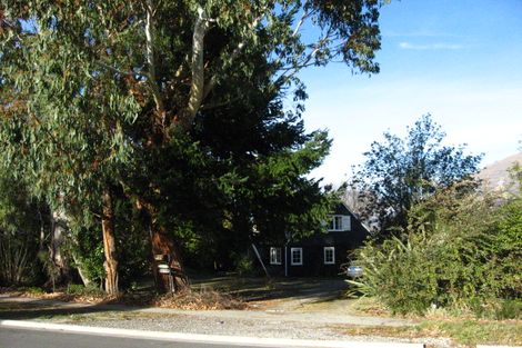 Photo of property in 44 Cedar Drive, Kelvin Heights, Queenstown, 9300