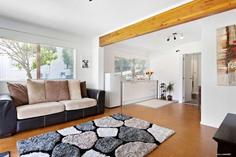 Photo of property in 14 Oaktree Avenue, Browns Bay, Auckland, 0630