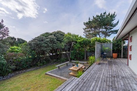 Photo of property in 52 Rutherford Drive, Waikanae Beach, Waikanae, 5036