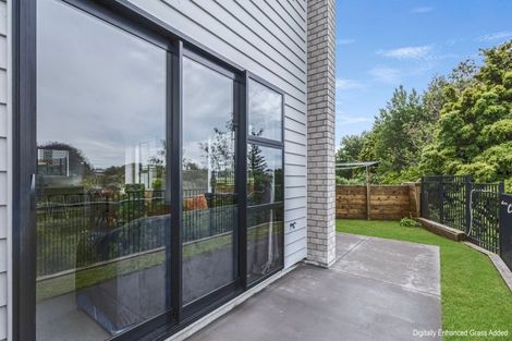 Photo of property in 14 Discovery Place, Marfell, New Plymouth, 4310