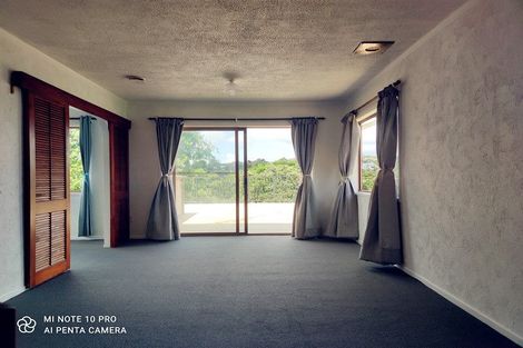 Photo of property in 81 Chivalry Road, Glenfield, Auckland, 0629