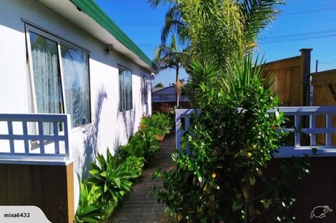 Photo of property in 34a Shakespear Road, Army Bay, Whangaparaoa, 0930