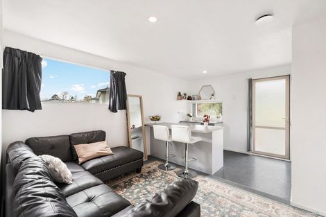 Photo of property in 17 Meteor Place, Schnapper Rock, Auckland, 0632