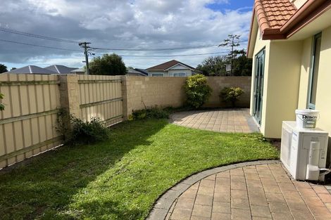 Photo of property in 266 Edgeware Road, Edgeware, Christchurch, 8013