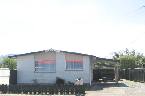 Photo of property in 2/26 Maclean Street, Wallaceville, Upper Hutt, 5018