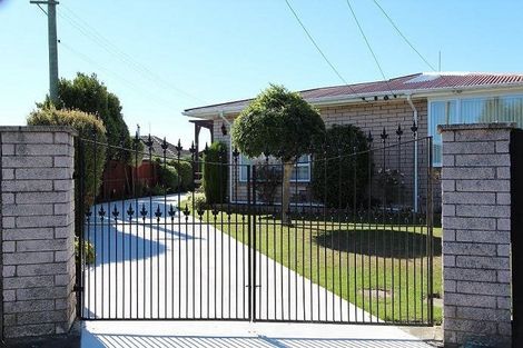 Photo of property in 6 Craig Place, Redwood, Christchurch, 8051