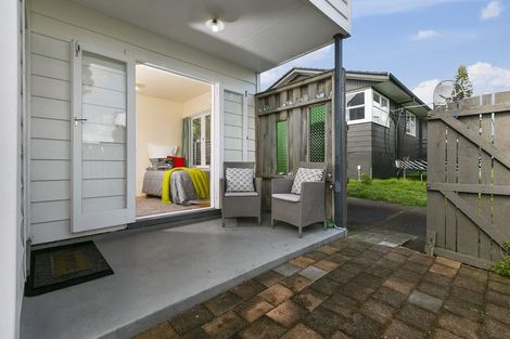 Photo of property in 1/6 Steen Place, Mangere Bridge, Auckland, 2022