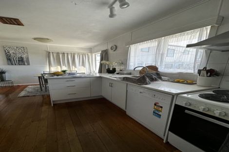 Photo of property in 64 Smythe Road, Henderson, Auckland, 0612