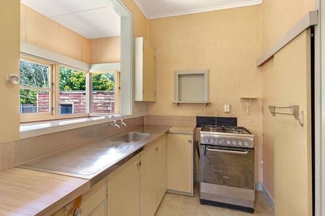 Photo of property in 2 Caius Avenue, Gonville, Whanganui, 4501