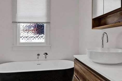 Photo of property in 195 South Road, Hawera, 4610