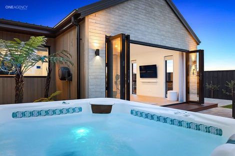 Photo of property in 12 Oakville Close, Rangiora, 7400