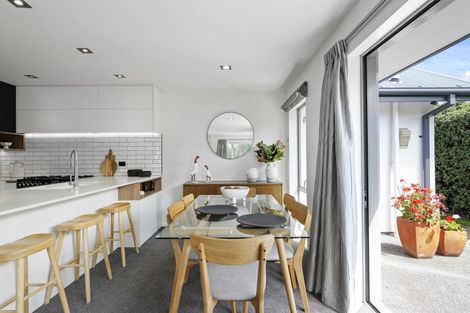 Photo of property in 5 Millpond Place, Parklands, Christchurch, 8083