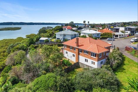 Photo of property in 14 Weona Place, Westmere, Auckland, 1022