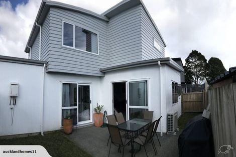 Photo of property in 4 Ruhanui Lane, Pakuranga Heights, Auckland, 2010