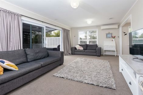 Photo of property in 122 Ennis Avenue, Pakuranga Heights, Auckland, 2010