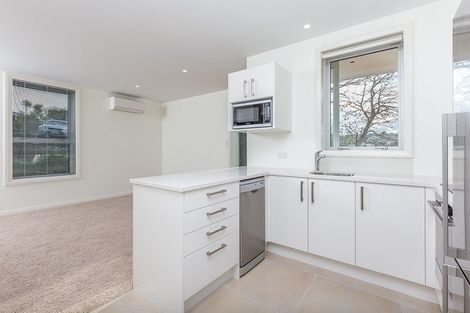 Photo of property in 6b Browns Bay Road, Rothesay Bay, Auckland, 0630