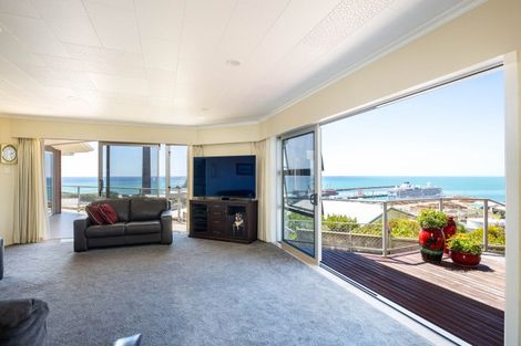 Photo of property in 19 Port View Crescent, Moturoa, New Plymouth, 4310