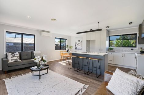 Photo of property in 19 Lyn Grove, Papamoa Beach, Papamoa, 3118