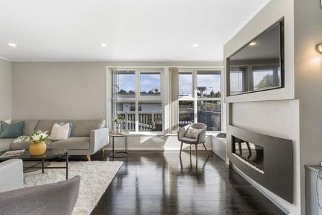 Photo of property in 1/51 Larne Avenue, Pakuranga Heights, Auckland, 2010